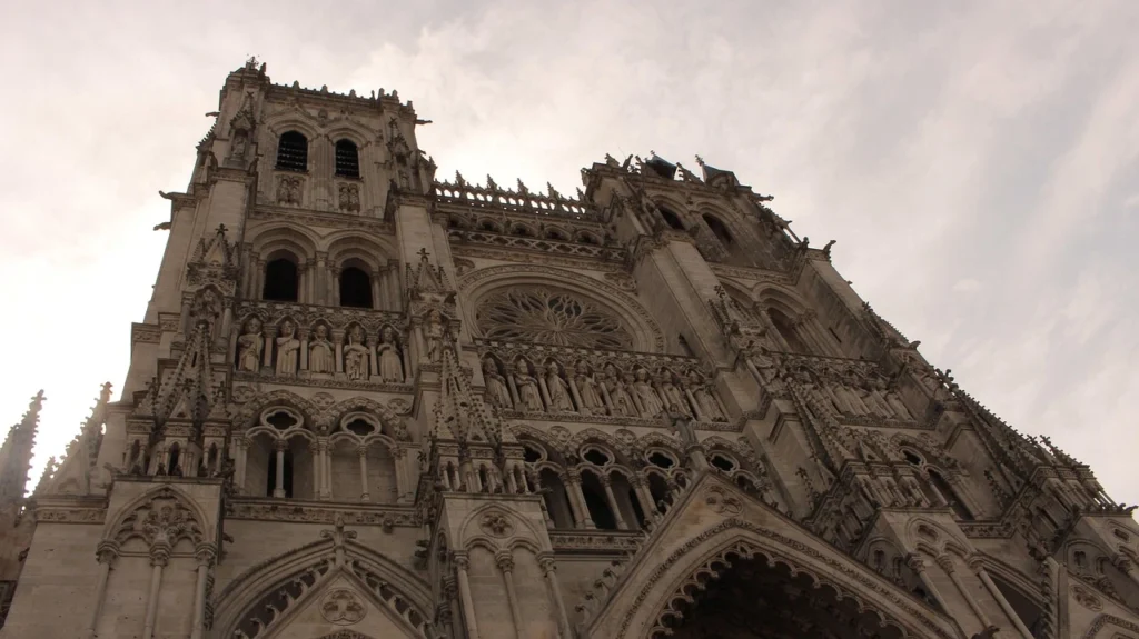 Cathédrale d'Amiens vue d'en bas