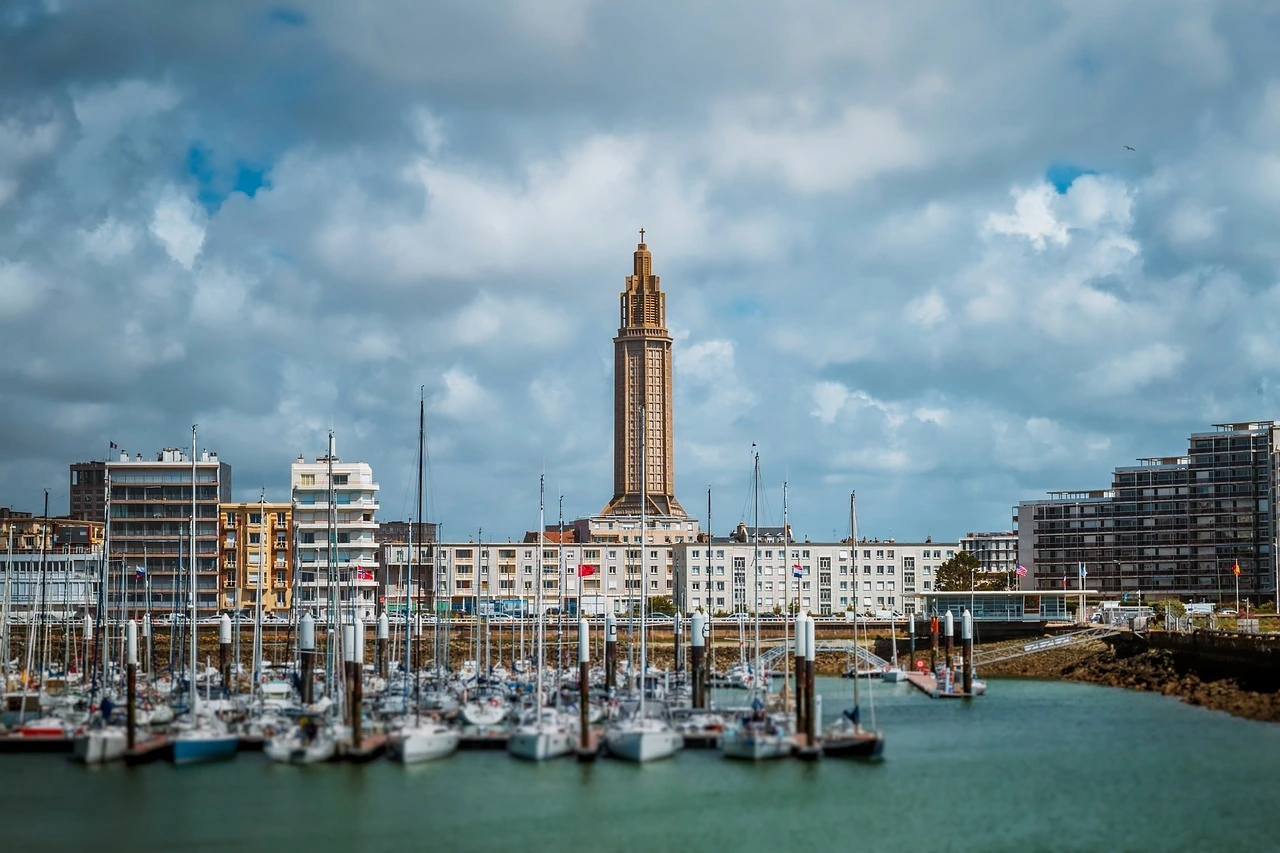 Vue sur le port du Havre, à faire au Havre quand il pleut.