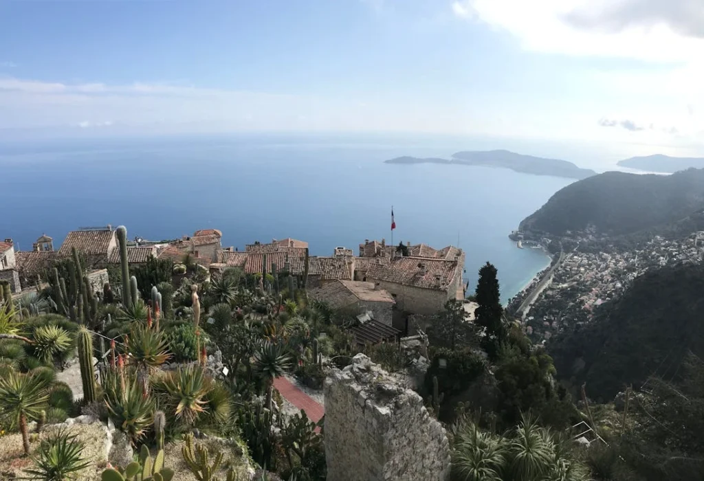 Vue sur les collines d'Èze
