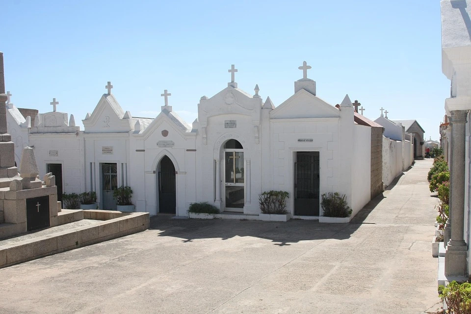 Cimetière marin à Bonifacio