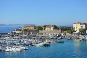 Port d'Ajaccio en Corse.