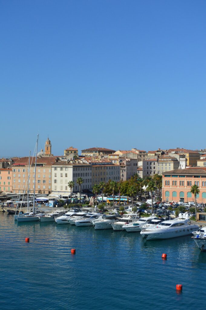 Port d'Ajaccio en Corse.