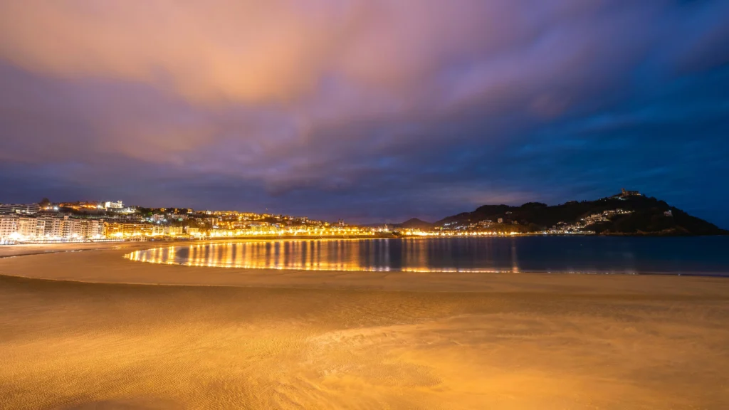 San Sebastian la nuit