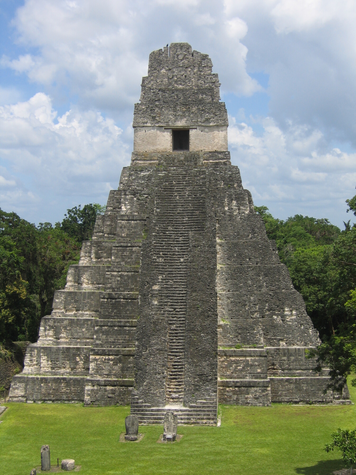 Temple à Tikal au Gautemala